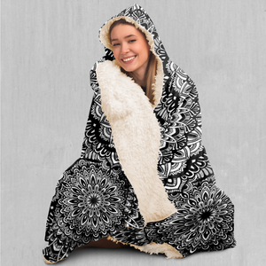 Floral Mandala Hooded Blanket - Azimuth Clothing