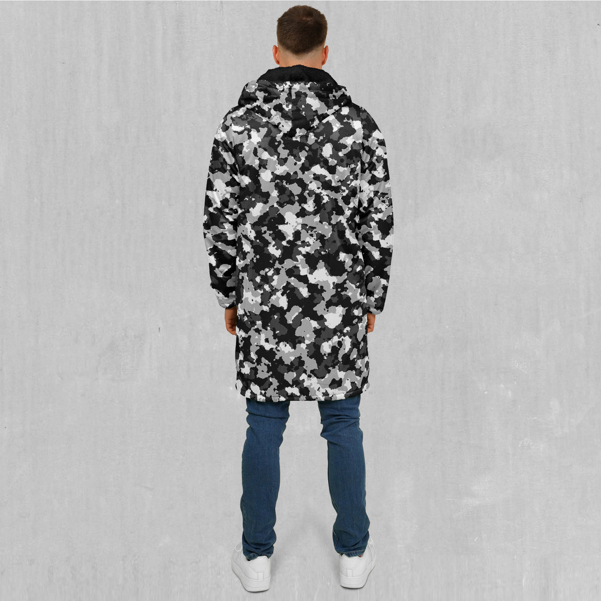 Arctic Camo Zip Up Cloak (Black Fur)