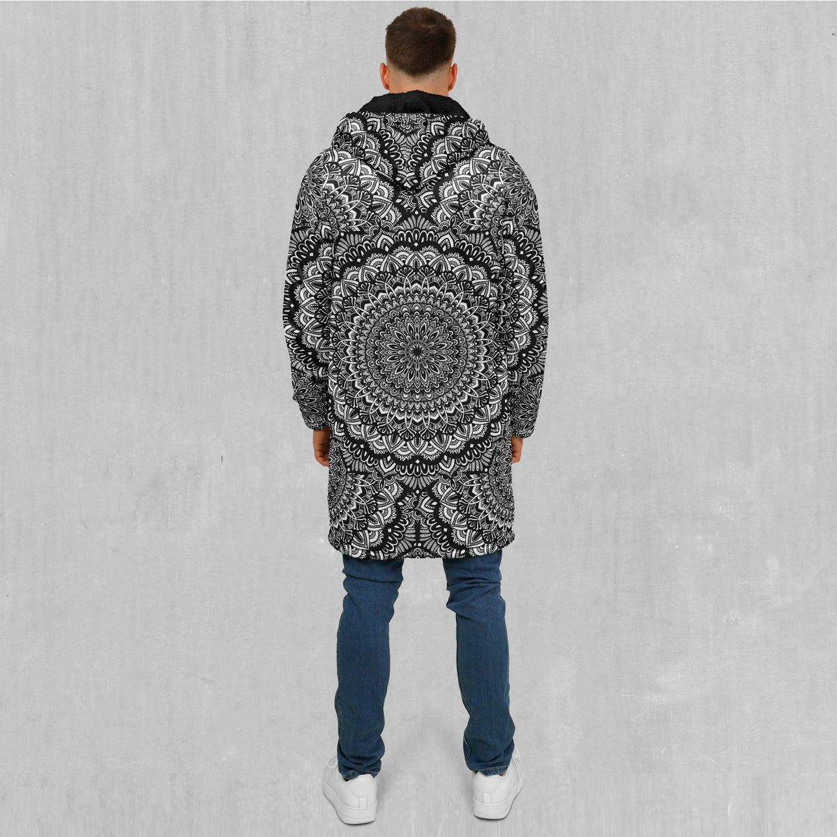 Floral Mandala Zip Up Cloak (Black Fur)