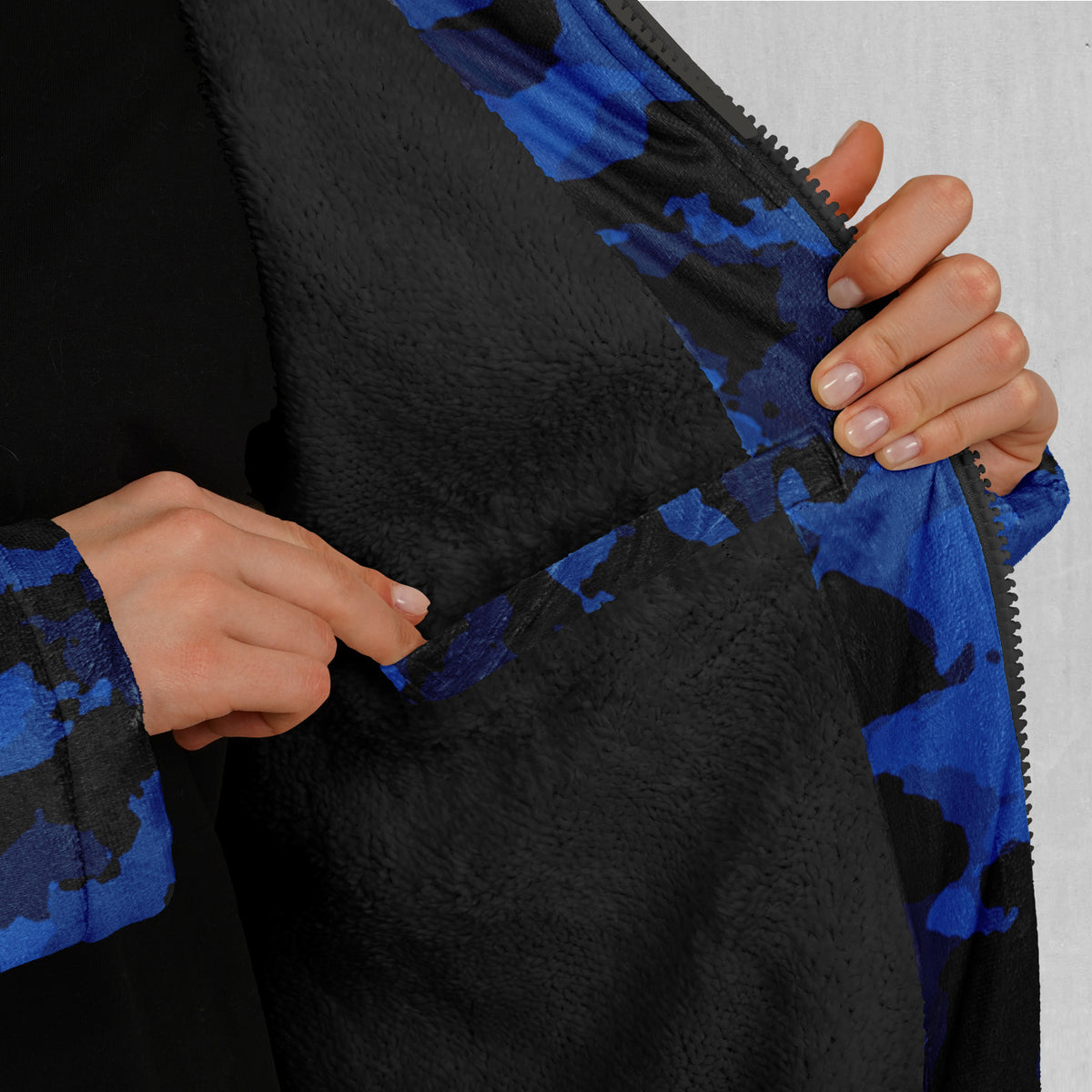 Oceania Blue Camo Zip Up Cloak (Black Fur)