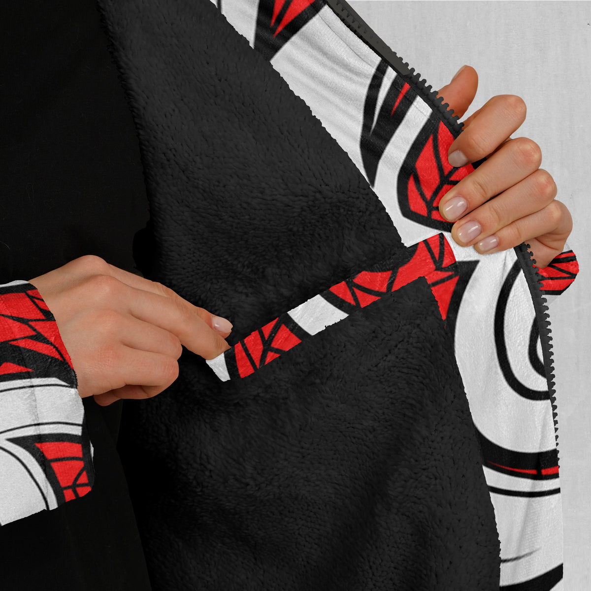 Polynesian Warrior Zip Up Cloak (Black Fur)