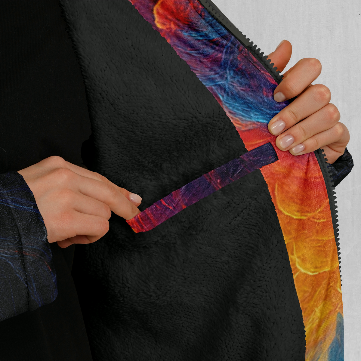 Wonderland Valley Zip Up Cloak (Black Fur)